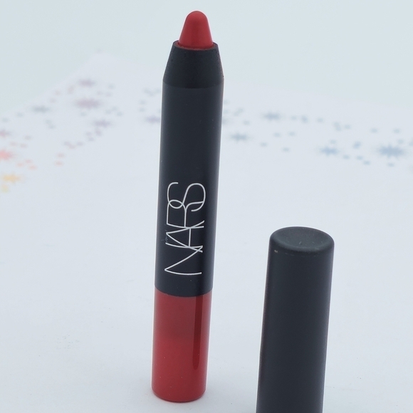 NARS Cruella Mini Velvet Matte Lip Pencil - Picture 4 of 5
